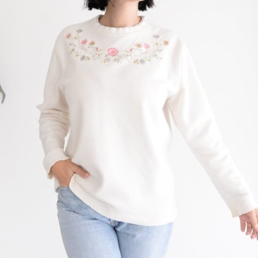Vintage Cream Crewneck with  Floral Design Long Sleeve Sweater Grandmacore
